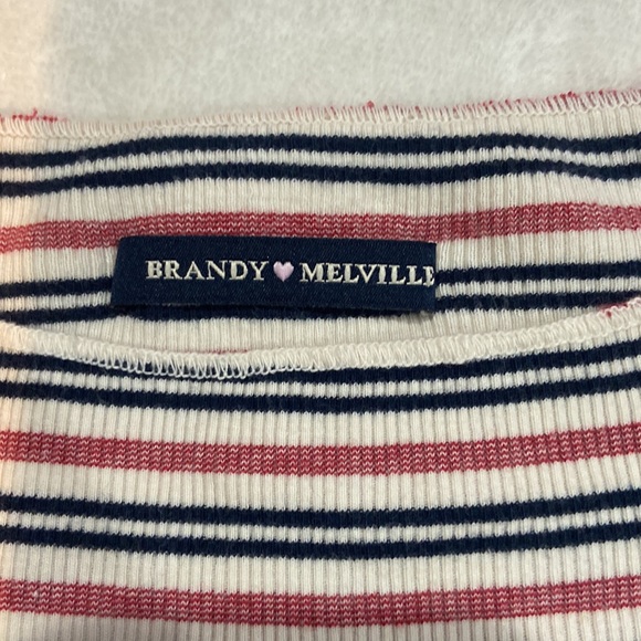 Brandy Melville cropped top - Picture 2 of 3